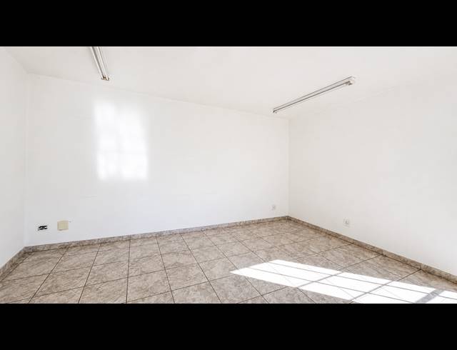 550M² WAREHOUSE TO LET IN MEADOWDALE